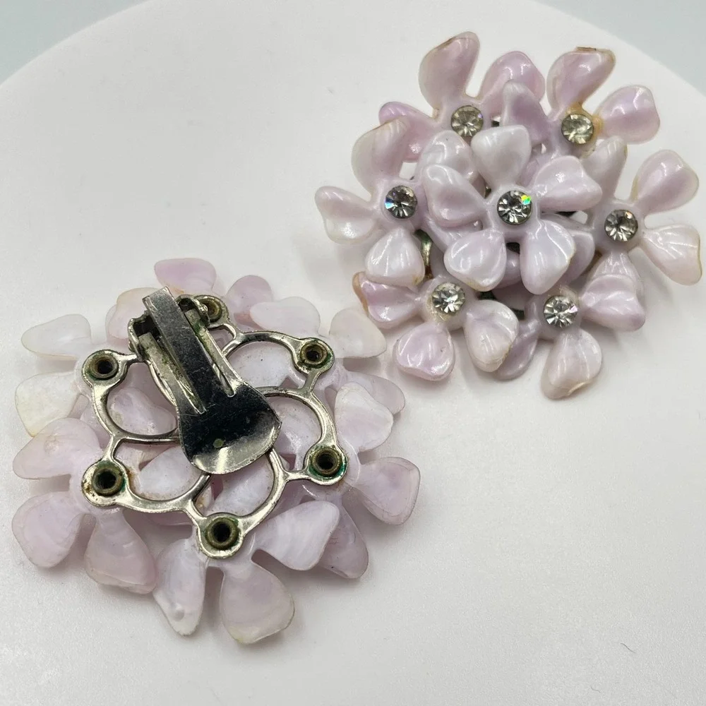 Vintage 1960s Mid Century Pastel Pink Enamel Flower Cluster Clip On Earrings
